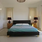 Casa Eden * ヴィーラ・ノーヴァ・デ・カセラ